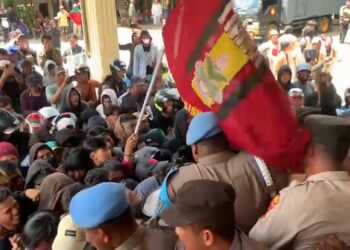 Ricuh Unjuk Rasa Tuntut Kenaikan Harga Rumput Laut di DPRD Tarakan, Ternyata Hal ini Pemicunya