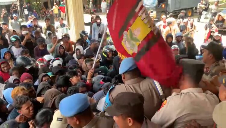 Ricuh Unjuk Rasa Tuntut Kenaikan Harga Rumput Laut di DPRD Tarakan, Ternyata Hal ini Pemicunya