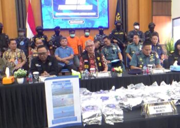 Kurir Asal Filipina Bawa 23 Kg Sabu, Melompat ke Laut saat Diamankan