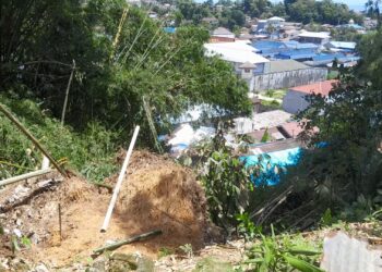 Warga Khawatir Longsor Susulan, Sejumlah Rumah di Karang Balik Terancam