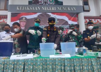 Wabup H. Hanafiah Hadiri Pemusnahan Barang Bukti di Kejaksaan Negeri Nunukan