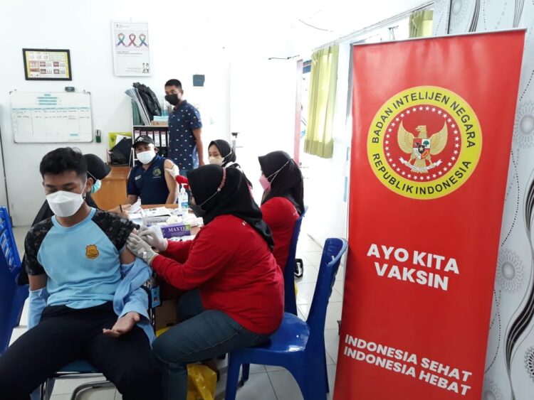 Kejar Herd Immunity, BIN Kaltara Vaksinasi Ratusan Warga Binaan Lapas Tarakan