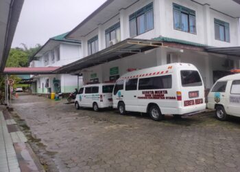 Jenazah Mutarah diautopsi di RSUD Tarakan (Foto; Rizky/CAKRANEWS)