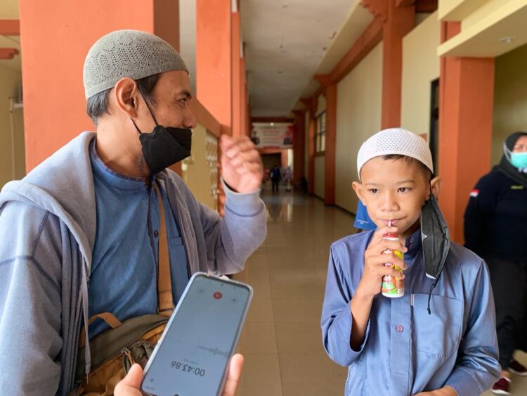 Kegiatan sunatan massal gratis di RS Bhayangkara (Foto: Ade/CAKRANEWS)