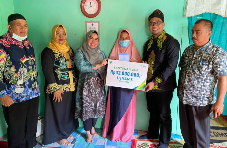 YFKAB Kaltara Bersama BPJS Ketenagakerjaan Serahkan Santunan untuk Masyarakat