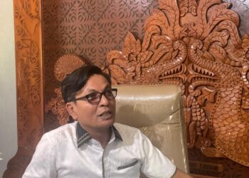 Yulius Dinandus Puji Kepemimpinan Khairul, Kode Berpasangan?