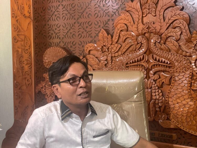 Yulius Dinandus Puji Kepemimpinan Khairul, Kode Berpasangan?