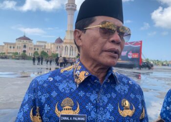 Hj Rachmawati Zainal saat bersama warga RT 13 Kelurahan Lingkas Ujung pada Rabu, 31 Januari 2024