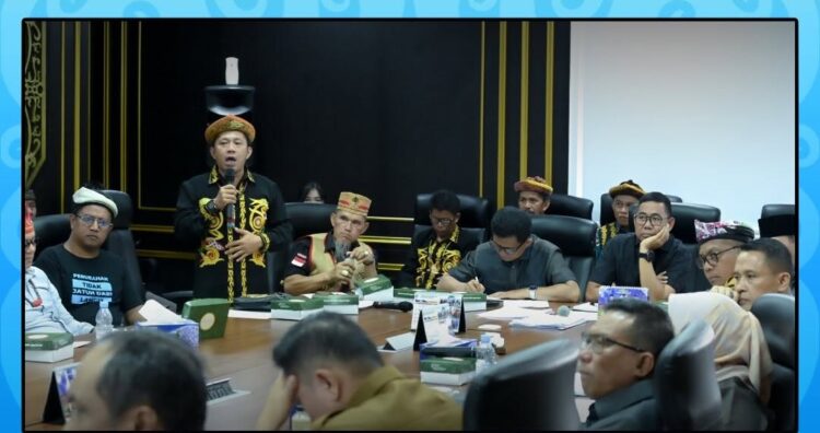 RDP membahas benang kusut aktivitas pertambangan emas di Kecamatan Sekatak Buji. (Humas DPRD Kaltara)