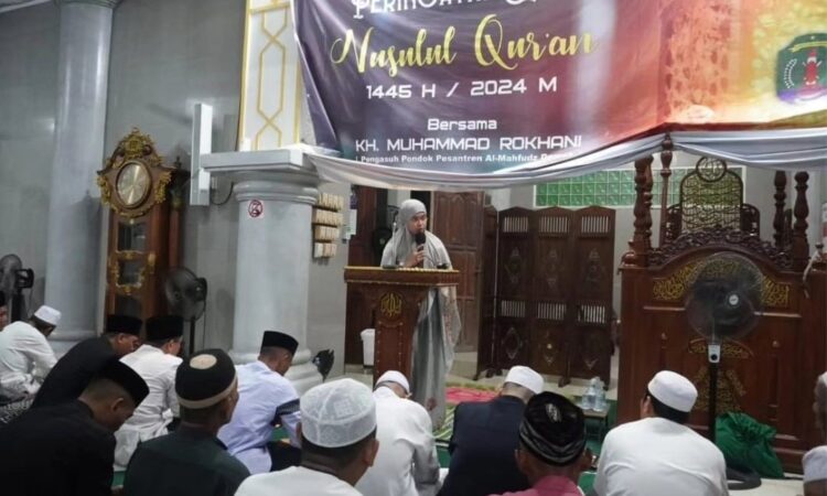 Hadiri Nuzulul Qur’an 1445 H, Bupati Laura Ajak Jamaah Tingkatkan Sinergi dan Kebersamaan