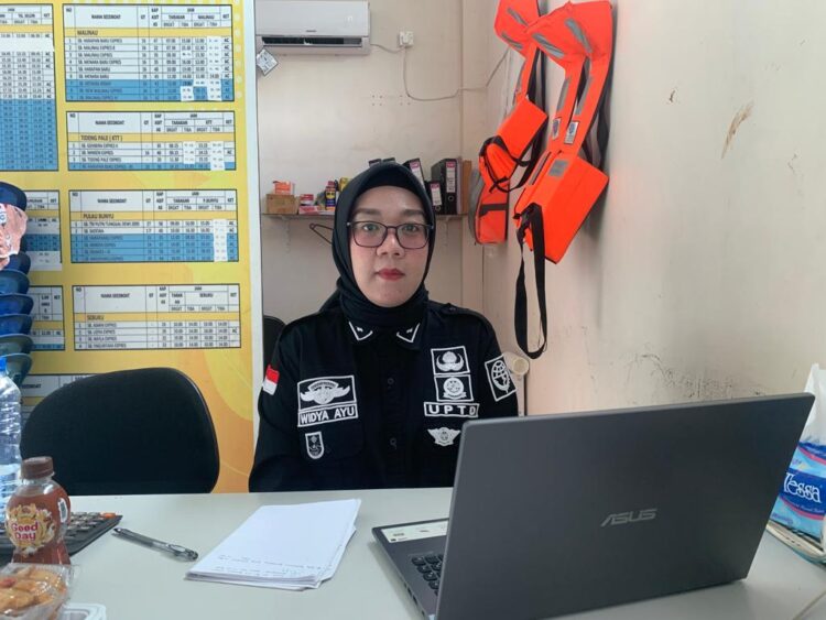 Kepala Seksi Sarana dan Prasarana Keselamatan Angkutan Perairan Kantor UPTD Pelabuhan Tengkayu I Tarakan Widya Ayu Saraswati