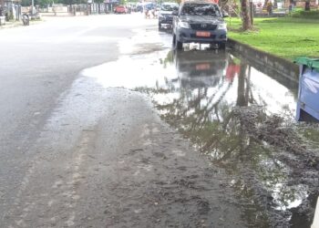 Genangan Terabaikan, di Tugu Cinta Damai Tanjung Selor