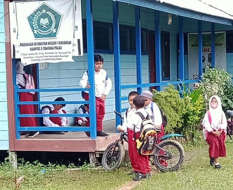 Memprihatinkan, Jalan Menuju Madrasah Ibtidaiyah Negeri Tanjung Palas Utara