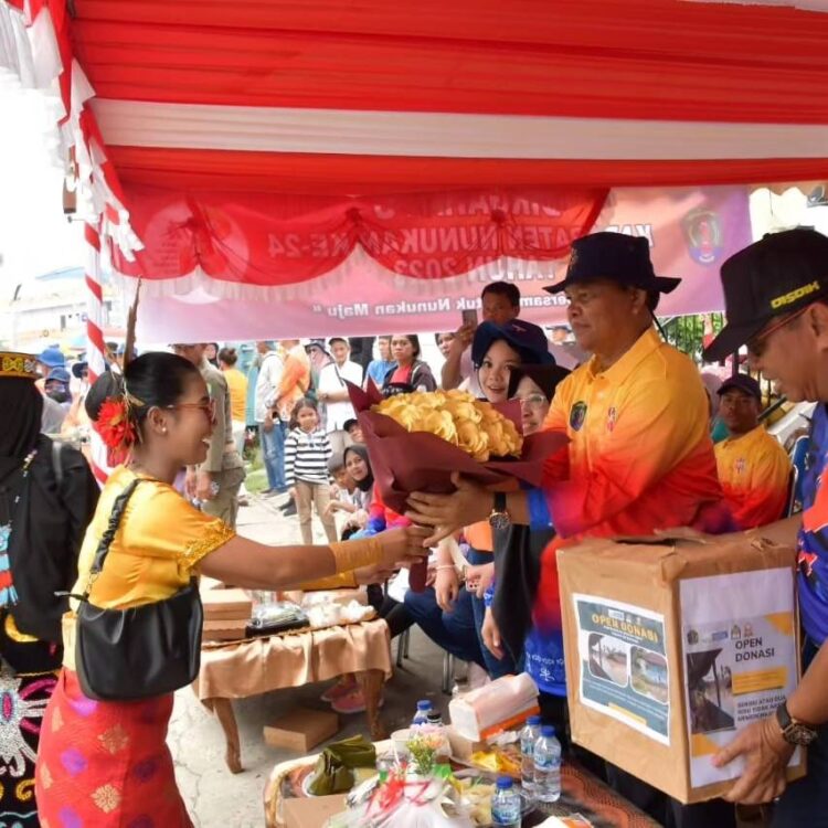 Cara SMPN 1 maknai HUT Kabupaten Nunukan ke 24 dengan mengumpulkan donasi