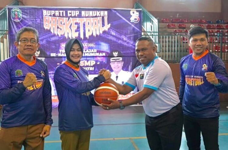 Buka Turnamen Basket, Bupati Laura Ingatkan Jaga Sportivitas