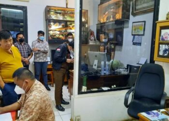 Aparat Kejaksaan Agung Geledah Kemenperin Terkait Korupsi Impor Baja