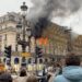 Sebuah Gedung di Dekat Place de L’Opera, Pusat Kota Paris Terbakar