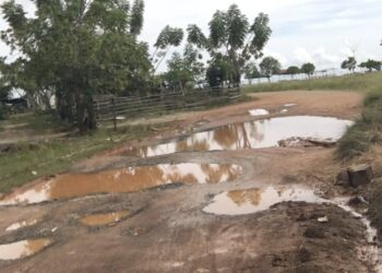 Jalan Rusak Parah, Warga Berharap ada Perbaikan