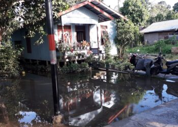 Menikmati Tepian Sungai Kayan