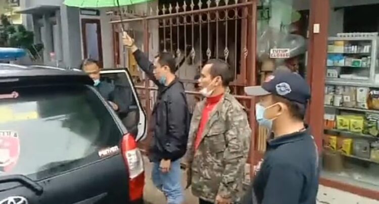 Nekat Viralkan Aksi KDRT di WAG Sekolah, Seorang Pria Ditangkap di Bandung