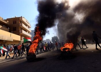 Ratusan Ribu Orang Berbaris ke Istana Kepresidenan Sudan, Protes Kudeta Militer