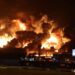 Terkena Serangan Houthi, Fasilitas Penyimpanan Minyak Saudi Aramco Terbakar