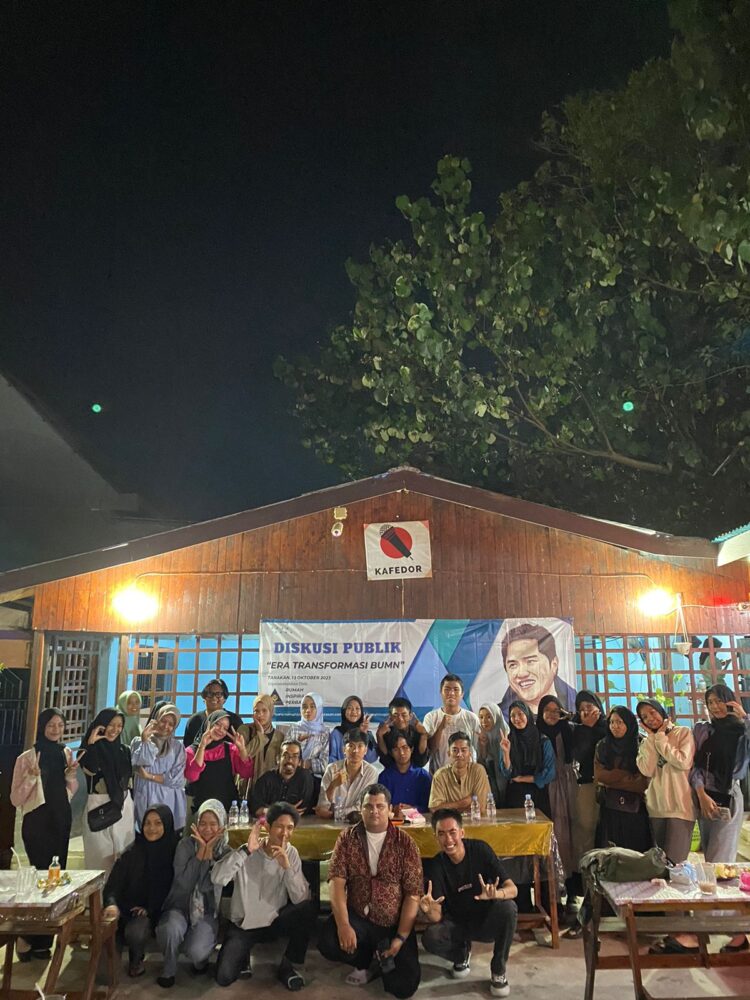 Komunitas Rumah Inspirasi Perbatasan menggelar diskusi dengan tema Era Transformasi BUMN di Cafe TKBM Tarakan