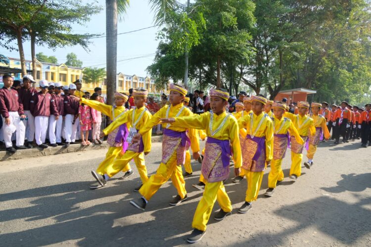 Lomba gerak jalan indah