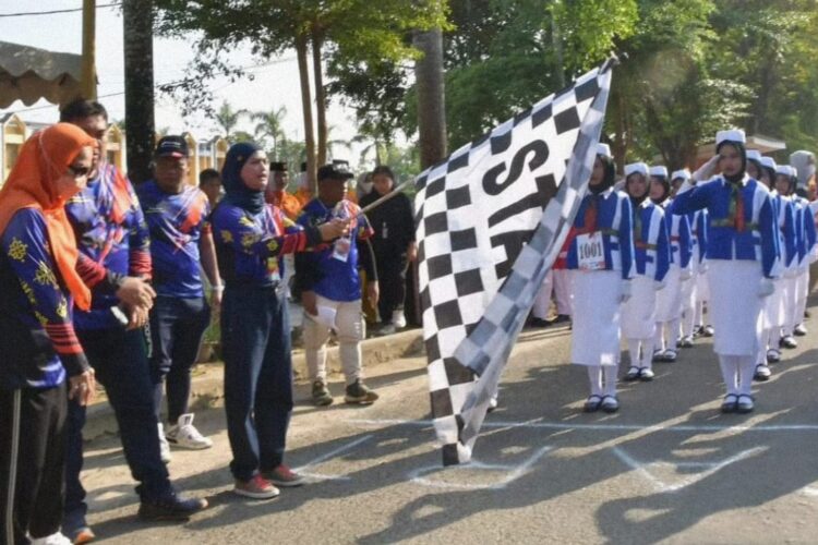 Lomba gerak jalan dalam rangka Hari Ulang Tahun Kabupaten Nunukan yang ke 24 Tahun (Foto : Humas Pemkab Nunukan)