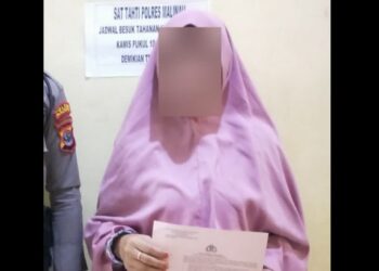 Bu Haji Nyambi Jadi Mama Ayam di Malinau Barat, Pulang dari Tanah Suci Langsung Kena Tangkap!