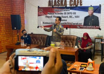 Senator Hasan Basri Bagikan 7 Ribu Judul Buku untuk Komunitas Literasi di Kaltara