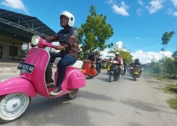 Uniknya Herman Daftar Bacaleg DPD: Datang Naik Vespa, Pulang Nitip Kopi