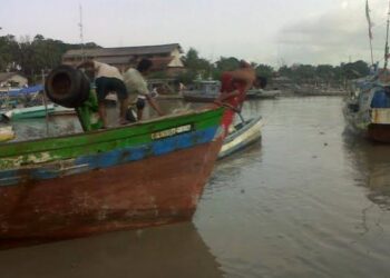 Ilustrasi Kapal Kayu