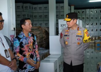 Ada Lawan Kah? Nih Potret Kapolda Kaltara Irjen Daniel Latihan Karate