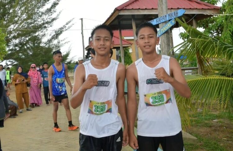 Saudara Kembar Juara Lari Marathon 10 Km di Sebatik