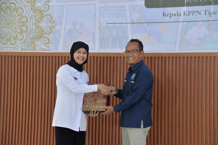 Bupati Laura Hadiri Syukuran Purna Bhakti Kepala KPPN Nunukan