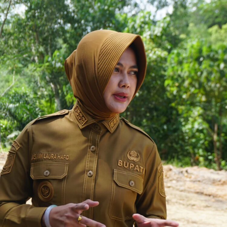 Bentuk Kepedulian! Bupati Laura Anggarkan Dua Unit Bus Pelajar Senilai Rp 1,4 Miliar