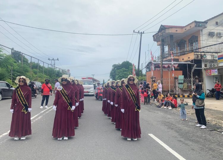Gerak Jalan Indah BKMT Hibur Warga Tarakan