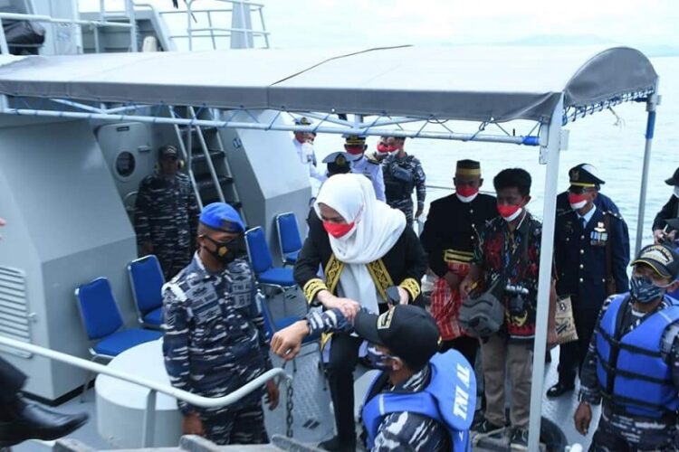 Merdeka.. Merdeka.. Merdeka.. Kompak, Gubernur Kaltara, Bupati Nunukan, Forkopimda Dan Masyarakat Peringati Hut RI di Karang Unarang