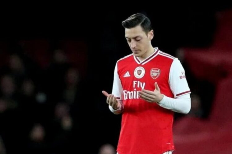 Mesut Ozil Kini Banting Setir Jadi Caleg