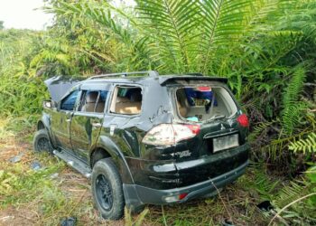 Mobil Pajero milik RPS yang dirusak massa