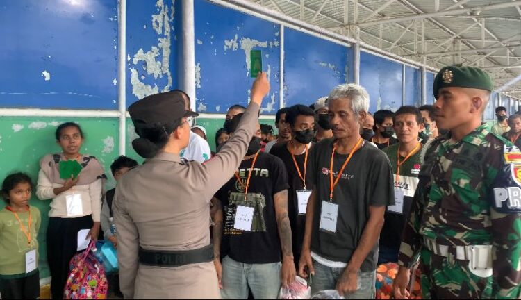 Ratusan Pekerja Migran Ilegal Dipulangkan