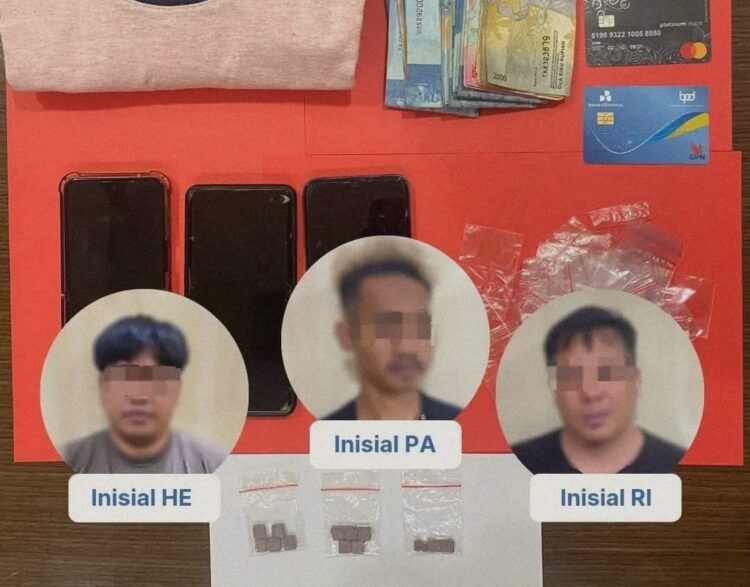 Tampak 3 pelaku pengedar narkoba jenis pil ekstasi, yakni HE,RI, dan PA (Foto : Instagram Polres Nunukan)