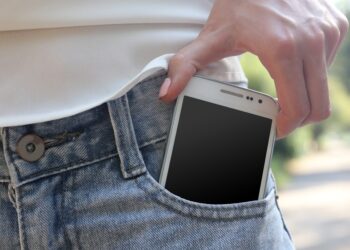 Warga Kaltara Waspada! Ini Dampak Buruk Simpan Ponsel di Saku, Bisa Punah Tanpa Keturunan