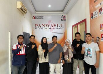 Anggota Bawaslu Tarakan, Andi Muhammad Saifullah saat melakukan supervisi pendaftaran pengawas TPS di Tarakan Barat