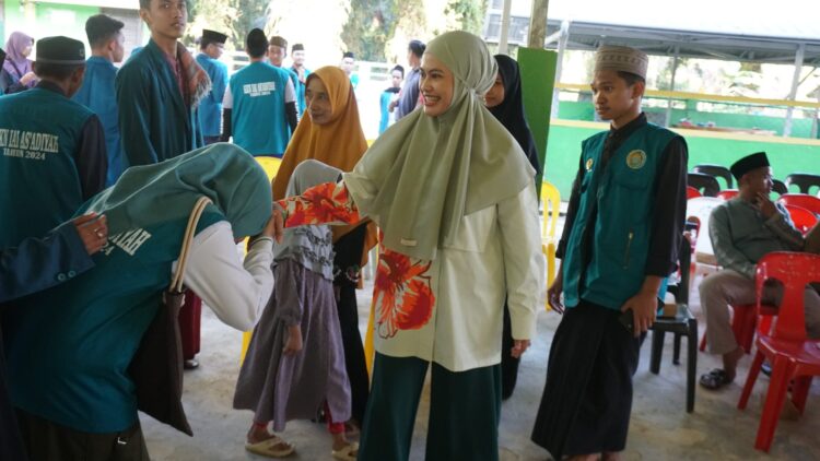 Bupati Laura Ingatkan Masyarakat Jangan Lupa Membayar Zakat