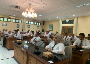 Para peserta saat mengikuti mengikuti tahapan uji kelayakan dan kepatutan