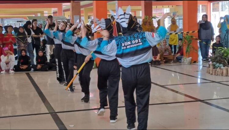 Peserta lomba senam yameto di paras perbatasan Nunukan. (Foto: Pemkab Nunukan)