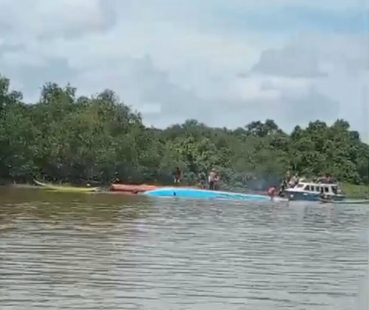 Speedboat Bawa 30 Penumpang Terbalik di Perairan Bulungan