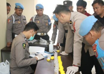 Personel Polda Kaltara Dites Urine, Gak Disangka Hasilnya…